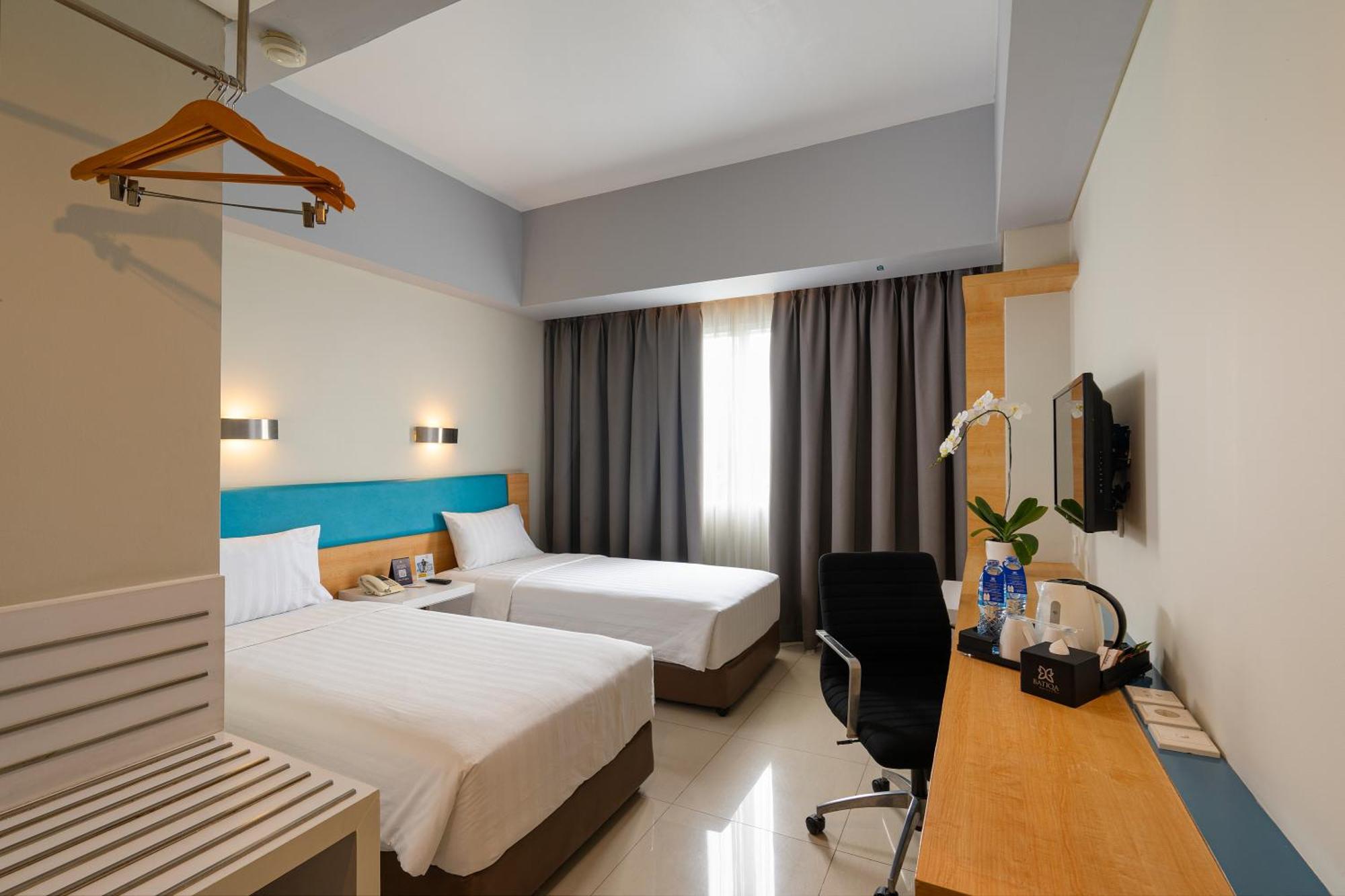 Batiqa Hotel y Apartamentos - Karawang Exterior foto