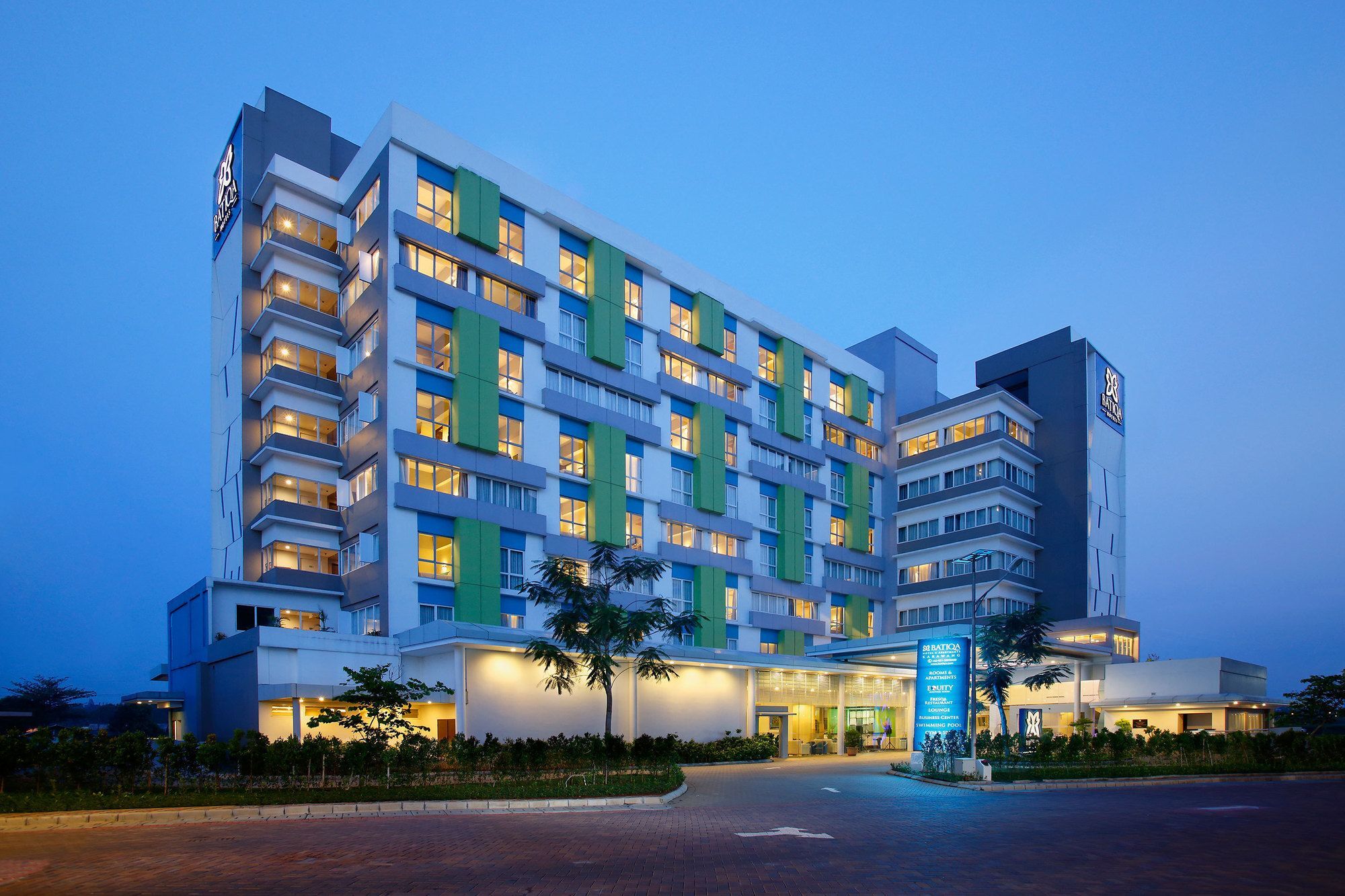 Batiqa Hotel y Apartamentos - Karawang Exterior foto